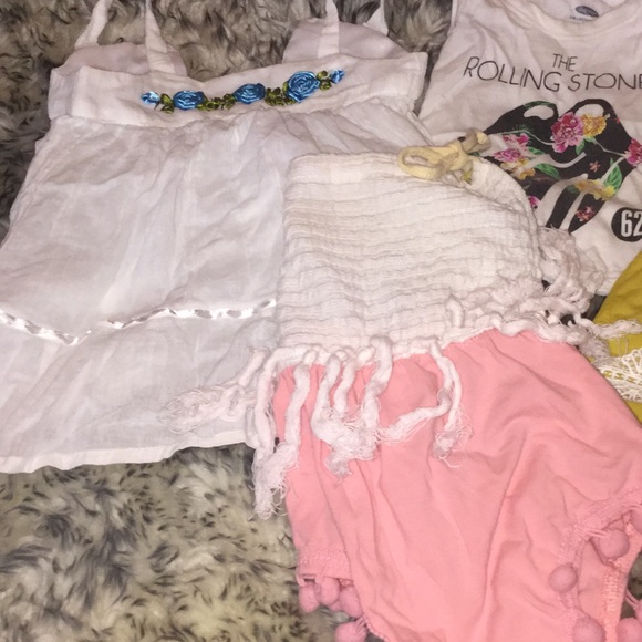 Lot of like new baby clothes - Picture 4 of 4